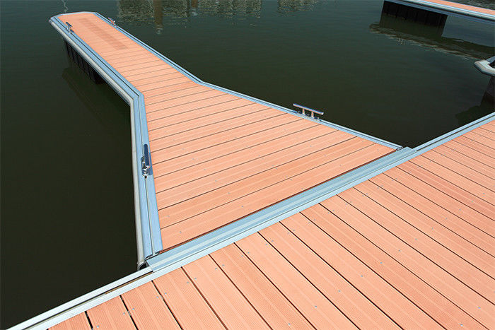 Anti Corrosion WPC Decking Floating Dock With Aluminum Structure