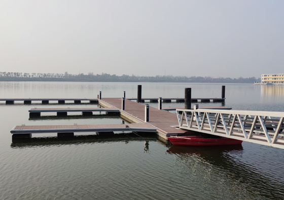 300 Kgs/Sqm Marine Aluminum Gangways Durable Jetty HDPE Modular Pontoon