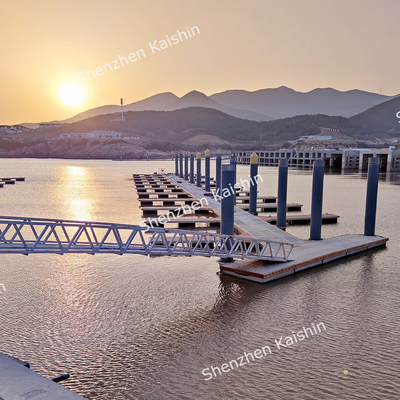 Customizable Structure Marine Floating Docks Aluminum Alloy 15-20 Years Lifespan