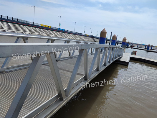 Strong Loading Capacity Aluminum Gangway Dock Ramp For Floating Pontoon