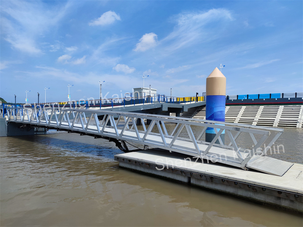 Marine Aluminum Floating Dock Gangway WPC Decking 500mm Freeboard