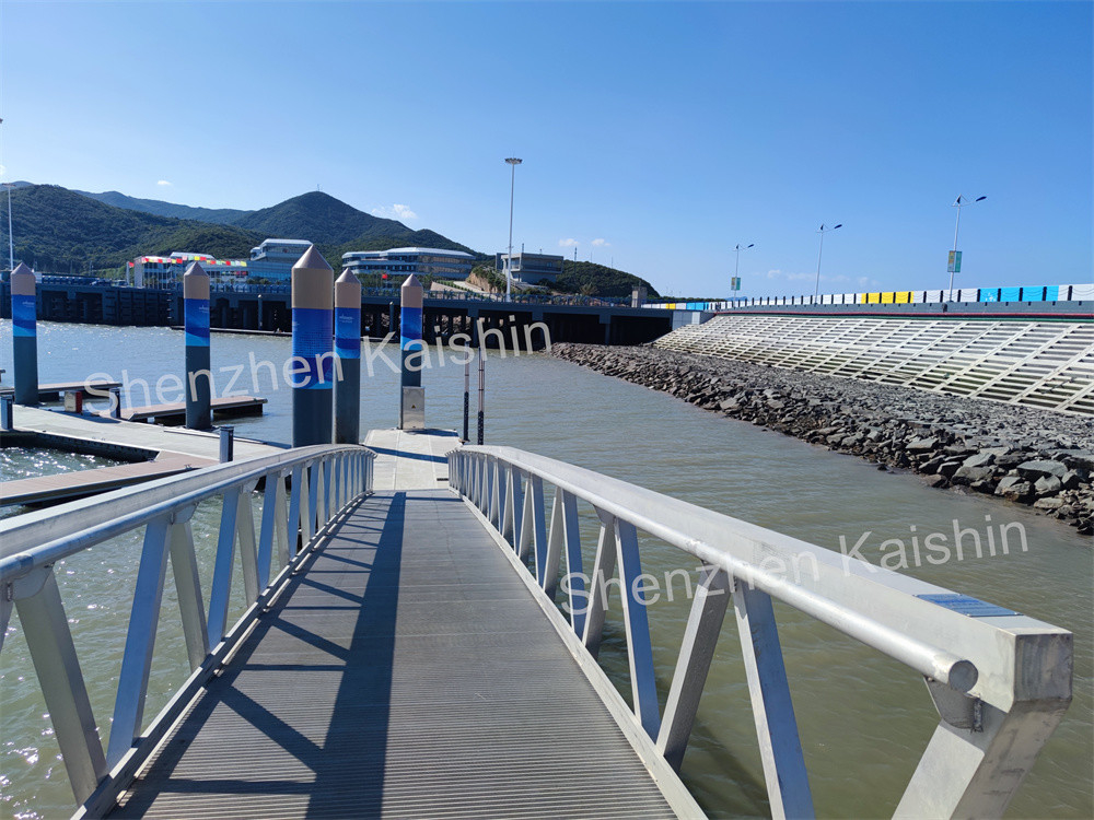 High Corrosion Resistance Aluminum Gangway Ramp For Marine Floating Dock Floating Pontoon