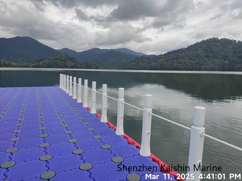 HDPE Floating Pontoon Cubes for Modular Docks with UV Stabilized and Corrosion Resistant Tool-free Assembly